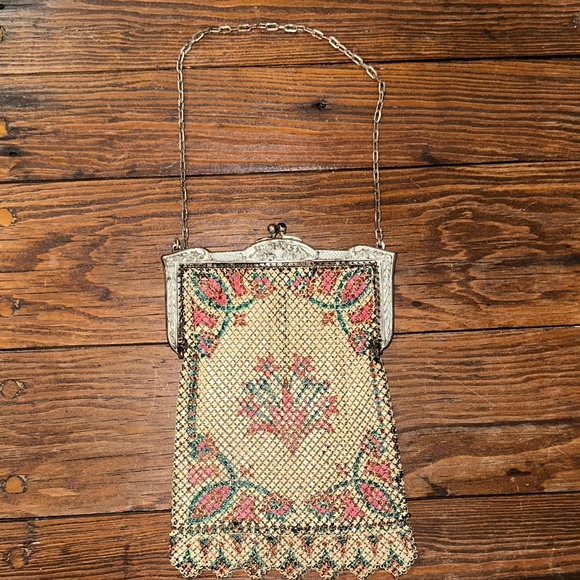 Vintage Floral Mesh Wristlet with Chain